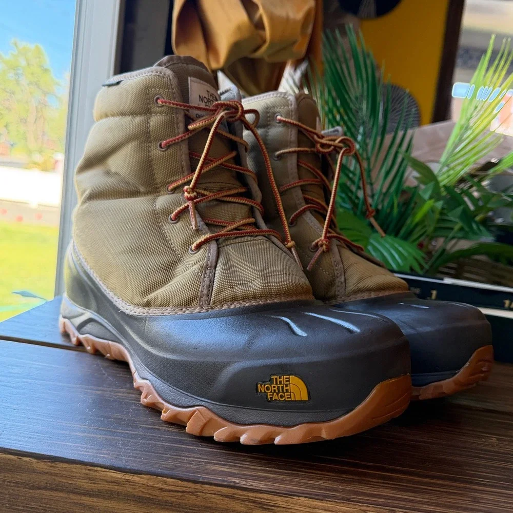 The North Face Chilkat Waterproof Insulated Snow Boots Tan Brown Mens